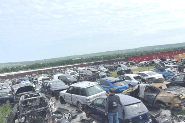 ​PROSECUTORS FOUND 14 MILLION LEI WORTH OF SPARE PARTS AND DISMANTLED CARS IN CHISINAU