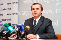…И ВЫСТУПАЕТ ЗА ВОЗВРАТ К ВСЕНАРОДНОМУ ИЗБРАНИЮ ПРЕЗИДЕНТА …И ВЫСТУПАЕТ ЗА ВОЗВРАТ К ВСЕНАРОДНОМУ ИЗБРАНИЮ ПРЕЗИДЕНТА