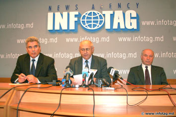 21.09.2006 ISTORICII MOLDOVENI SÎNT ÎMPOTRIVA CURSULUI DE ISTORIE INTEGRATĂ