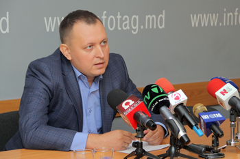 DEPUTATUL GRIGORE PETRENCO CONSIDERĂ CĂ LOCUL LIDERULUI PCRM ESTE DUPĂ GRATII… DEPUTATUL GRIGORE PETRENCO CONSIDERĂ CĂ LOCUL LIDERULUI PCRM ESTE DUPĂ GRATII…