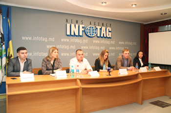 ASOCIAŢIA „GLASUL SUFLETULUI”: PROBLEMA VIOLENŢEI DOMESTICE TREBUIE SOLUŢIONATĂ PRIN IMPLICAREA ÎNTREGII SOCIETĂŢI ASOCIAŢIA „GLASUL SUFLETULUI”: PROBLEMA VIOLENŢEI DOMESTICE TREBUIE SOLUŢIONATĂ PRIN IMPLICAREA ÎNTREGII SOCIETĂŢI