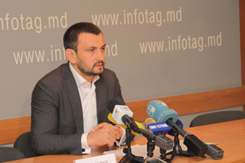 UN DEPUTAT DEMOCRAT CONSIDERĂ CĂ „BUGETUL ÎN GĂGĂUZIA ESTE CHELTUIT INEFICIENT” UN DEPUTAT DEMOCRAT CONSIDERĂ CĂ „BUGETUL ÎN GĂGĂUZIA ESTE CHELTUIT INEFICIENT”
