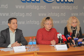 ZIARELE DIN MOLDOVA PROTESTEAZĂ ÎMPOTRIVA TENTATIVELOR AUTORITĂŢILOR CHIŞINĂULUI DE A LE ALUNGA DIN CENTRUL ISTORIC AL ORAŞULUI