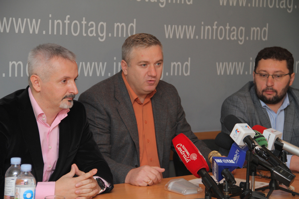 REZULTATELE EXIT-POLL-ULUI ÎN TURUL DOI AL ALEGERILOR PRIMARULUI CHIŞINĂULUI VOR FI CUNOSCUTE PESTE UN MINUT DUPĂ ÎNCHIDEREA SECŢIILOR DE VOTARE REZULTATELE EXIT-POLL-ULUI ÎN TURUL DOI AL ALEGERILOR PRIMARULUI CHIŞINĂULUI VOR FI CUNOSCUTE PESTE UN MINUT DUPĂ ÎNCHIDEREA SECŢIILOR DE VOTARE