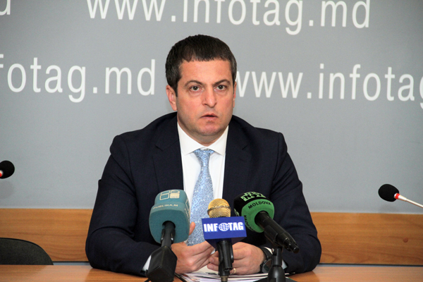 REŢELE COMERCIALE ÎNDEAMNĂ CUMPĂRĂTORII SĂ NU-ŞI FACĂ REZERVE EXCESIVE DE PRODUSE REŢELE COMERCIALE ÎNDEAMNĂ CUMPĂRĂTORII SĂ NU-ŞI FACĂ REZERVE EXCESIVE DE PRODUSE