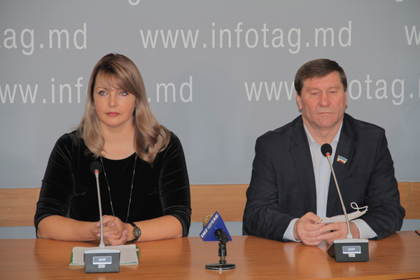 MAI MULȚI AGRICULTORI DIN DIFERITE RAIOANE ALE ȚĂRII ÎL SUSȚIN PE IGOR DODON ÎN TURUL DOI AL ALEGERILOR PREZIDENȚIALE MAI MULȚI AGRICULTORI DIN DIFERITE RAIOANE ALE ȚĂRII ÎL SUSȚIN PE IGOR DODON ÎN TURUL DOI AL ALEGERILOR PREZIDENȚIALE