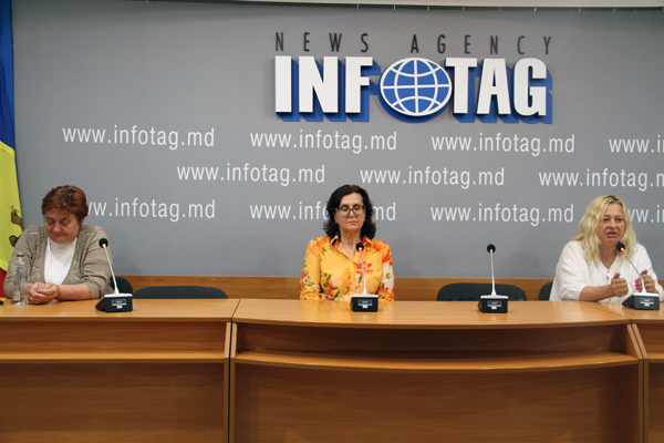 ACTIVIŞTII PENTRU DREPTURILE ANIMALELOR SE OPUN EUTANASIERII ANIMALELOR ŞI CER CREAREA UNUI ADĂPOST LA CHIŞINĂU ACTIVIŞTII PENTRU DREPTURILE ANIMALELOR SE OPUN EUTANASIERII ANIMALELOR ŞI CER CREAREA UNUI ADĂPOST LA CHIŞINĂU