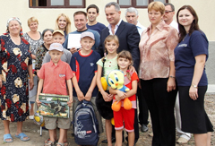 Peste 2 200 000 de lei au fost donaţi sinistraţilor în doar câteva săptămâni de către Fundaţia EDELWEISS