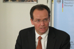 GUNTHER KRICHBAUM: „UNIUNEA EUROPEANĂ NU ESTE DOAR LOCUL UNDE CURGE LAPTE ŞI MIERE”