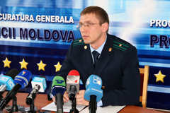 DEOCAMDATĂ NU PUTEM AFIRMA CĂ ÎN SPATELE ACŢIUNILOR ÎNDREPTATE ÎMPOTRIVA A PATRU BĂNCI S-AR AFLA ACELEAŞI PERSOANE