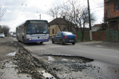 PRIMARUL DORIN CHIRTOACĂ PROMITE CĂ PESTE O LUNĂ VOR ÎNCEPE LUCRĂRILE DE REPARAŢIE A DRUMURILOR CAPITALEI…