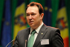 ALEXANDRU TĂNASE: DACĂ BISERICA VA FI OBIECT DE MANIPULARE POLITICĂ RISCĂM ÎNCĂ UN 7 APRILIE
