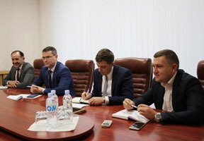 МИНЭКОНОМИКИ НАМЕРЕН ЛИКВИДИРОВАТЬ МОНОПОЛИЮ НА ЖЕЛЕЗНОЙ ДОРОГЕ МИНЭКОНОМИКИ НАМЕРЕН ЛИКВИДИРОВАТЬ МОНОПОЛИЮ НА ЖЕЛЕЗНОЙ ДОРОГЕ