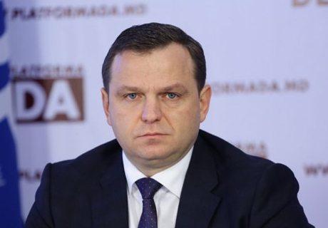ЛИДЕР «ПЛАТФОРМЫ DA» ЖЕСТКО РАСКРИТИКОВАЛ «ПОЛИТИКОВ ЗАТЯГИВАЮЩИХ ВОТУМ НЕДОВЕРИЯ ПРАВИТЕЛЬСТВА КИКУ» ЛИДЕР «ПЛАТФОРМЫ DA» ЖЕСТКО РАСКРИТИКОВАЛ «ПОЛИТИКОВ ЗАТЯГИВАЮЩИХ ВОТУМ НЕДОВЕРИЯ ПРАВИТЕЛЬСТВА КИКУ»