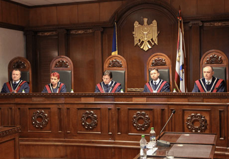 КОНСТИТУЦИОННЫЙ СУД ОТМЕНИЛ СВОИ РЕШЕНИЯ, КОТОРЫЕ ПРИВЕЛИ К ДВОЕВЛАСТИЮ И НЕПРИЗНАНИЮ НОВОГО ПРАВИТЕЛЬСТВА КОНСТИТУЦИОННЫЙ СУД ОТМЕНИЛ СВОИ РЕШЕНИЯ, КОТОРЫЕ ПРИВЕЛИ К ДВОЕВЛАСТИЮ И НЕПРИЗНАНИЮ НОВОГО ПРАВИТЕЛЬСТВА