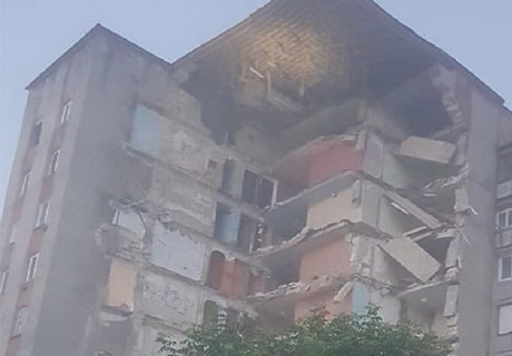 В ОТАЧЬ ОБРУШИЛСЯ ПОДЪЕЗД ДЕВЯТИЭТАЖНОГО ЖИЛОГО ДОМА В ОТАЧЬ ОБРУШИЛСЯ ПОДЪЕЗД ДЕВЯТИЭТАЖНОГО ЖИЛОГО ДОМА