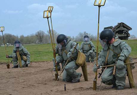 РОССИЙСКИЕ ВОЕННЫЕ ПРОВЕЛИ В ПРИДНЕСТРОВЬЕ ЗАНЯТИЯ ПО «ВЗРЫВНОМУ ДЕЛУ» РОССИЙСКИЕ ВОЕННЫЕ ПРОВЕЛИ В ПРИДНЕСТРОВЬЕ ЗАНЯТИЯ ПО «ВЗРЫВНОМУ ДЕЛУ»