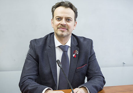 РУССКИЙ ТЕАТР ИМЕНИ А. П. ЧЕХОВА ПРЕДСТАВИТ В ПЯТНИЦУ ЗРИТЕЛЯМ ПРЕМЬЕРУ – СПЕКТАКЛЬ «ЛЮБОВЬ ПОД ЗАПРЕТОМ» РУССКИЙ ТЕАТР ИМЕНИ А. П. ЧЕХОВА ПРЕДСТАВИТ В ПЯТНИЦУ ЗРИТЕЛЯМ ПРЕМЬЕРУ – СПЕКТАКЛЬ «ЛЮБОВЬ ПОД ЗАПРЕТОМ»