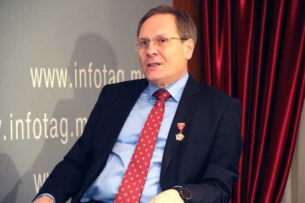 ДМИТРИЙ БРАГИШ: «СОЗДАНИЕ МОЛОДЕЖНОЙ ОРГАНИЗАЦИИ, ПОДОБНОЙ КОМСОМОЛУ, БЫЛО БЫ ПОЛЕЗНО ДЛЯ МОЛДОВЫ» ДМИТРИЙ БРАГИШ: «СОЗДАНИЕ МОЛОДЕЖНОЙ ОРГАНИЗАЦИИ, ПОДОБНОЙ КОМСОМОЛУ, БЫЛО БЫ ПОЛЕЗНО ДЛЯ МОЛДОВЫ»