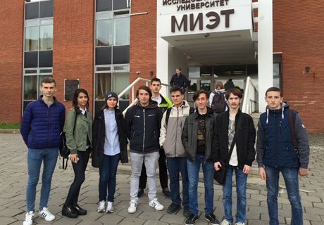НОВЫЕ АБИТУРИЕНТЫ СТАЛИ СТУДЕНТАМИ МОСКОВСКИХ ВУЗОВ НОВЫЕ АБИТУРИЕНТЫ СТАЛИ СТУДЕНТАМИ МОСКОВСКИХ ВУЗОВ