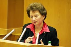 ПРЕМЬЕР-МИНИСТР ЗИНАИДА ГРЕЧАНАЯ ПРЕДЛОЖИЛА ИСКЛЮЧИТЬ ПОСРЕДНИКОВ В ЗАГОТОВКЕ МОЛОКА У НАСЕЛЕНИЯ