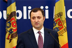 ПРЕМЬЕР-МИНИСТР ВЛАДИМИР ФИЛАТ НЕ НАМЕРЕН УХОДИТЬ В ОТСТАВКУ ПО ПРИМЕРУ РУМЫНСКОГО КОЛЛЕГИ ЭМИЛА БОКА