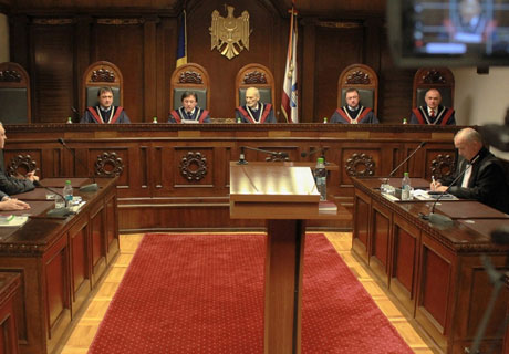 CURTEA CONSTITUŢIONALĂ VA EXAMINA SESIZAREA PRIVIND RESTRICŢIA DE A PARTICIPA LA VOT ÎN STRĂINĂTATE ÎN BAZA DOCUMENTELOR EXPIRATE CURTEA CONSTITUŢIONALĂ VA EXAMINA SESIZAREA PRIVIND RESTRICŢIA DE A PARTICIPA LA VOT ÎN STRĂINĂTATE ÎN BAZA DOCUMENTELOR EXPIRATE