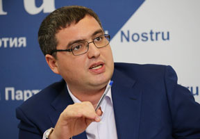 RENATO USATÎI CONSIDERĂ CĂ ÎN SPATELE AMENINŢĂRILOR ÎN ADRESA RUDELOR SALE SE AFLĂ IGOR DODON RENATO USATÎI CONSIDERĂ CĂ ÎN SPATELE AMENINŢĂRILOR ÎN ADRESA RUDELOR SALE SE AFLĂ IGOR DODON