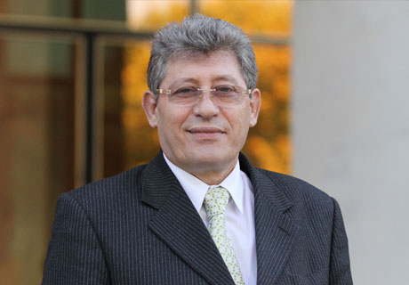 PREŞEDINTELE DE ONOARE AL PL ÎL ÎNDEAMNĂ PE LIDERUL PDM „SĂ SE OPREASCĂ ŞI SĂ COBOARE CU PICIOARELE PE PĂMÂNT” PREŞEDINTELE DE ONOARE AL PL ÎL ÎNDEAMNĂ PE LIDERUL PDM „SĂ SE OPREASCĂ ŞI SĂ COBOARE CU PICIOARELE PE PĂMÂNT”