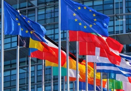 COMISIA EUROPEANĂ RECOMANDĂ ŢĂRILOR UE SĂ NU SANCŢIONEZE PERSOANELE CARE AU DEPĂŞIT TERMENUL DE ŞEDERE ÎN SPAŢIUL SCHENGEN COMISIA EUROPEANĂ RECOMANDĂ ŢĂRILOR UE SĂ NU SANCŢIONEZE PERSOANELE CARE AU DEPĂŞIT TERMENUL DE ŞEDERE ÎN SPAŢIUL SCHENGEN