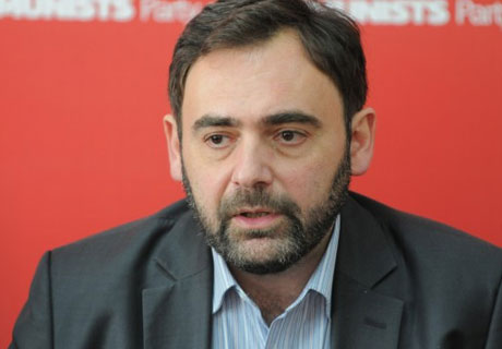 FOŞTII DEPUTAŢI COMUNIŞTI MARK TKACIUK ŞI IURIE MUNTEAN AR PUTEA REVENI ÎN POLITICĂ FOŞTII DEPUTAŢI COMUNIŞTI MARK TKACIUK ŞI IURIE MUNTEAN AR PUTEA REVENI ÎN POLITICĂ