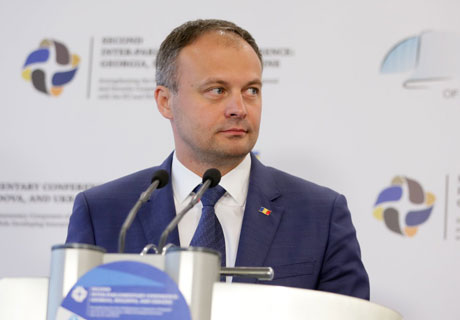 PREŞEDINTELE PARLAMENTULUI O ÎNDEAMNĂ PE LIDERUL PAS SĂ PARTICIPE LA AUDIERILE ÎNCHISE ALE COMISIEI, DACĂ „NU ARE CE ASCUNDE” PREŞEDINTELE PARLAMENTULUI O ÎNDEAMNĂ PE LIDERUL PAS SĂ PARTICIPE LA AUDIERILE ÎNCHISE ALE COMISIEI, DACĂ „NU ARE CE ASCUNDE”