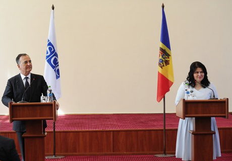 CRISTINA LESNIC A CONFIRMAT CĂ AUTORITĂŢILE MOLDOVEI AU CONTRIBUIT LA SOLUŢIONAREA PROBLEMELOR UZINEI METALURGICE DE LA RÎBNIŢA CRISTINA LESNIC A CONFIRMAT CĂ AUTORITĂŢILE MOLDOVEI AU CONTRIBUIT LA SOLUŢIONAREA PROBLEMELOR UZINEI METALURGICE DE LA RÎBNIŢA