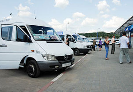 TRANSPORTATORII VOR DESFĂŞURA JOI O ACŢIUNE DE PROTEST ÎN FAŢA GUVERNULUI TRANSPORTATORII VOR DESFĂŞURA JOI O ACŢIUNE DE PROTEST ÎN FAŢA GUVERNULUI