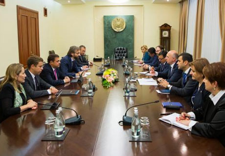 PREMIERUL PAVEL FILIP I-A PREZENTAT ŞEFULUI MISIUNII FMI, RUBEN ATOYAN, SUCCESELE PARTENERIATULUI GUVERNULUI CU FONDUL PREMIERUL PAVEL FILIP I-A PREZENTAT ŞEFULUI MISIUNII FMI, RUBEN ATOYAN, SUCCESELE PARTENERIATULUI GUVERNULUI CU FONDUL