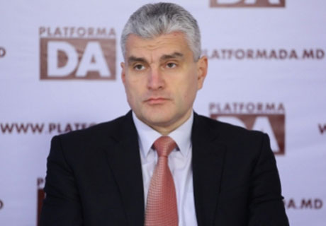 VICEPREŞEDINTELE DA CONSIDERĂ CĂ ACORDAREA CETĂŢENIEI MOLDOVEI PENTRU BANI ESTE „O NOUĂ SCHEMĂ CRIMINALĂ” VICEPREŞEDINTELE DA CONSIDERĂ CĂ ACORDAREA CETĂŢENIEI MOLDOVEI PENTRU BANI ESTE „O NOUĂ SCHEMĂ CRIMINALĂ”