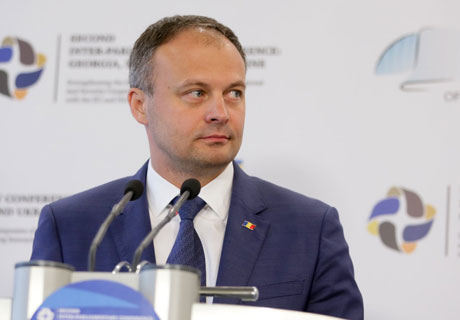 SPEAKERUL ANDRIAN CANDU REPROŞEAZĂ UE CĂ POLITIZEAZĂ EXCESIV RELAŢIILE CU MOLDOVA SPEAKERUL ANDRIAN CANDU REPROŞEAZĂ UE CĂ POLITIZEAZĂ EXCESIV RELAŢIILE CU MOLDOVA