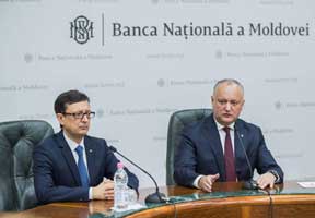 PREŞEDINTELE A VIZITAT BNM, GARANTÂND ECHIPEI CĂ BANCA ÎŞI VA MENŢINE INDEPENDENŢA PREŞEDINTELE A VIZITAT BNM, GARANTÂND ECHIPEI CĂ BANCA ÎŞI VA MENŢINE INDEPENDENŢA