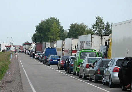 GRĂNICERII ȘI VAMEȘII DIN MOLDOVAI ȘI UCRAINA AU DESFĂȘURAT O ȘEDINȚĂ PE TEMA DEGAJĂRII CIRCULAȚIEI TRANSFRONTALIERE GRĂNICERII ȘI VAMEȘII DIN MOLDOVAI ȘI UCRAINA AU DESFĂȘURAT O ȘEDINȚĂ PE TEMA DEGAJĂRII CIRCULAȚIEI TRANSFRONTALIERE