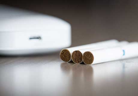 STUDIU: MAJORAREA TAXELOR PENTRU ȚIGĂRILE ELECTRONICE DESCURAJEAZĂ FUMĂTORII SĂ TREACĂ LA ALTERNATIVE MAI PUȚIN NOCIVE STUDIU: MAJORAREA TAXELOR PENTRU ȚIGĂRILE ELECTRONICE DESCURAJEAZĂ FUMĂTORII SĂ TREACĂ LA ALTERNATIVE MAI PUȚIN NOCIVE