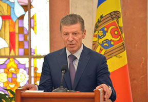 VICEPREMIERUL RUS DMITRI KOZAK L-A NUMIT PE VLADIMIR PLAHOTNIUC „UN CRIMINAL CARE A CAPTURAT ŢARA” VICEPREMIERUL RUS DMITRI KOZAK L-A NUMIT PE VLADIMIR PLAHOTNIUC „UN CRIMINAL CARE A CAPTURAT ŢARA”