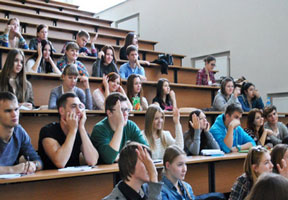 BANCA MONDIALĂ: CĂTRE ANUL 2020, NUMĂRUL STUDENŢILOR ÎN MOLDOVA SE VA REDUCE CU 20 MII BANCA MONDIALĂ: CĂTRE ANUL 2020, NUMĂRUL STUDENŢILOR ÎN MOLDOVA SE VA REDUCE CU 20 MII
