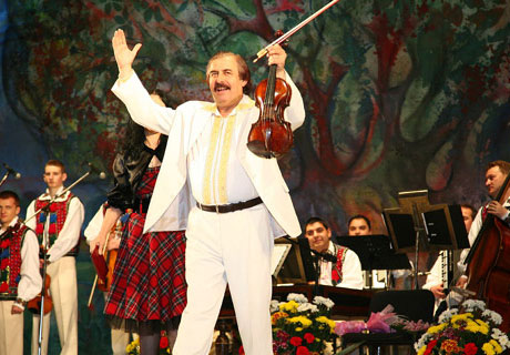 ORCHESTRA „LĂUTARII” SE AFLĂ ÎN TURNEU ÎN SUA ORCHESTRA „LĂUTARII” SE AFLĂ ÎN TURNEU ÎN SUA