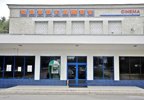 LIBERALII INSISTĂ PE DEMOLAREA CINEMATOGRAFULUI „GAUDEAMUS” LIBERALII INSISTĂ PE DEMOLAREA CINEMATOGRAFULUI „GAUDEAMUS”
