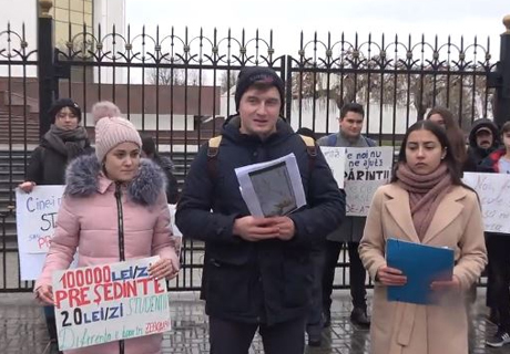 TINERII DIN PLATFORMA DA SUNT ÎMPOTRIVA MAJORĂRII BUGETULUI PENTRU ÎNTREŢINEREA ADMINISTRAŢIEI PREZIDENŢIALE TINERII DIN PLATFORMA DA SUNT ÎMPOTRIVA MAJORĂRII BUGETULUI PENTRU ÎNTREŢINEREA ADMINISTRAŢIEI PREZIDENŢIALE