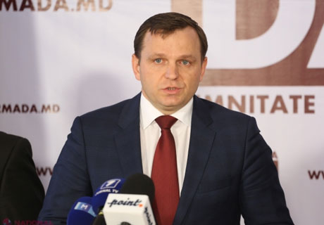 LA SEDIUL JUDECĂTORIEI CENTRU S-AU ADUNAT ZECI DE PROTESTATARI, CERÂND APROBAREA REZULTATELOR ALEGERILOR PRIMARULUI DE CHIȘINĂU LA SEDIUL JUDECĂTORIEI CENTRU S-AU ADUNAT ZECI DE PROTESTATARI, CERÂND APROBAREA REZULTATELOR ALEGERILOR PRIMARULUI DE CHIȘINĂU