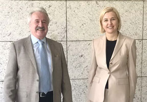 IRINA VLAH A DISCUTAT DESPRE PROBLEME DE ACTUALITATE CU AMBASADORUL TURCIEI IRINA VLAH A DISCUTAT DESPRE PROBLEME DE ACTUALITATE CU AMBASADORUL TURCIEI