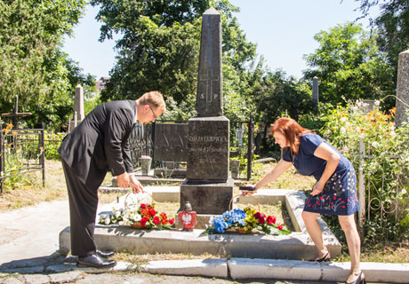 AMBASADA POLONIEI VA CONTINUA PROIECTUL DE RENOVARE A PIETRELOR FUNERARE ALE UNOR POLONEZI LA CHIŞINĂU AMBASADA POLONIEI VA CONTINUA PROIECTUL DE RENOVARE A PIETRELOR FUNERARE ALE UNOR POLONEZI LA CHIŞINĂU