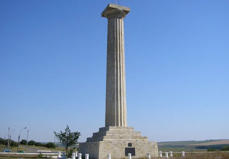 EXPERŢII RUŞI VOR EVALUA STAREA UNUI MONUMENT DIN VULCĂNEŞTI PENTRU A-L RESTAURA EXPERŢII RUŞI VOR EVALUA STAREA UNUI MONUMENT DIN VULCĂNEŞTI PENTRU A-L RESTAURA
