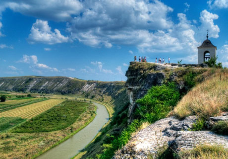 POTENŢIALUL TURISTIC AL MOLDOVEI NU ESTE EXPLORAT LA JUSTA SA VALOARE – OPINIA BLOGGERILOR POTENŢIALUL TURISTIC AL MOLDOVEI NU ESTE EXPLORAT LA JUSTA SA VALOARE – OPINIA BLOGGERILOR